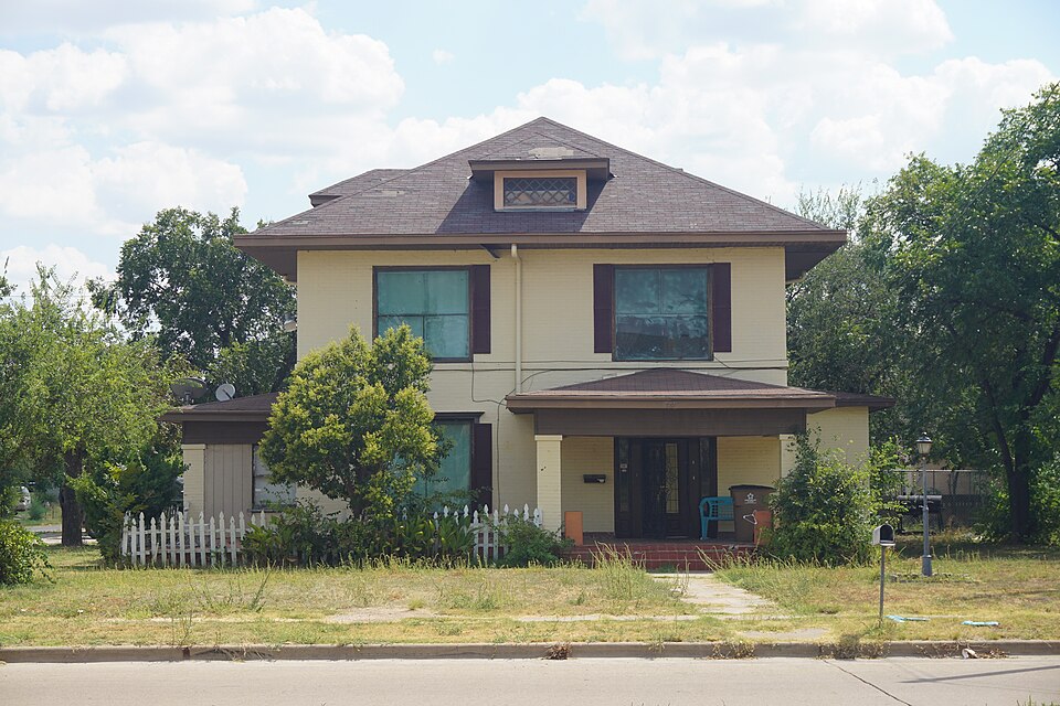 Photograph of House at 731 Preusser