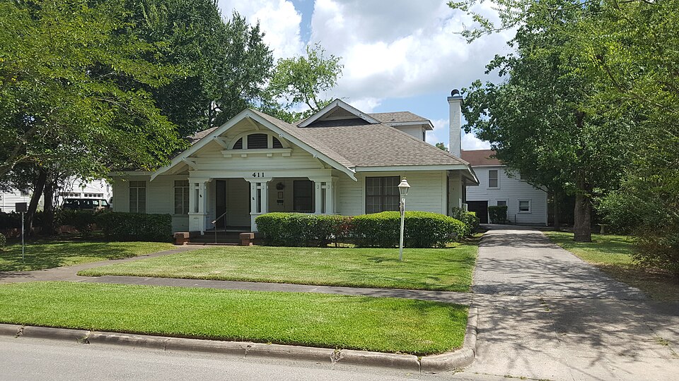 Photograph of Byus-Kirkland House