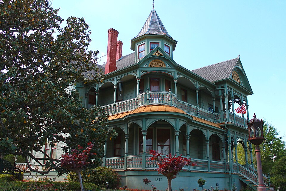 Photograph of Wood-Hughes House