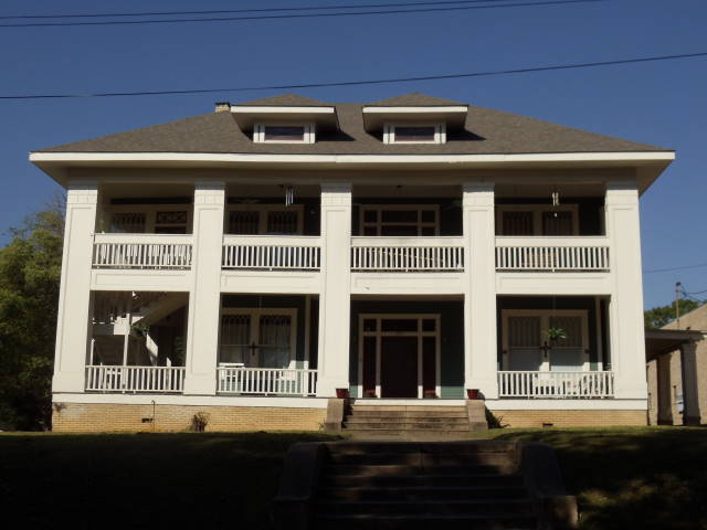Photograph of Holle, Edmund, House