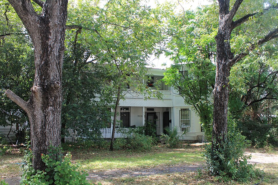 Photograph of Ramsey, F. T. and Belle, House