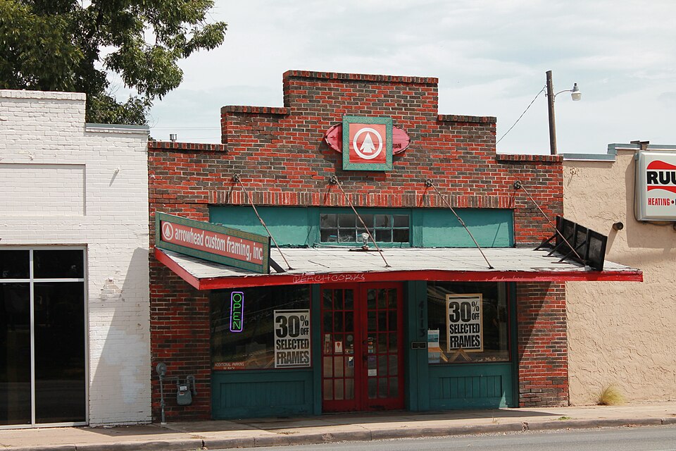 Photograph of Commercial Building at 4113 Guadalupe Street