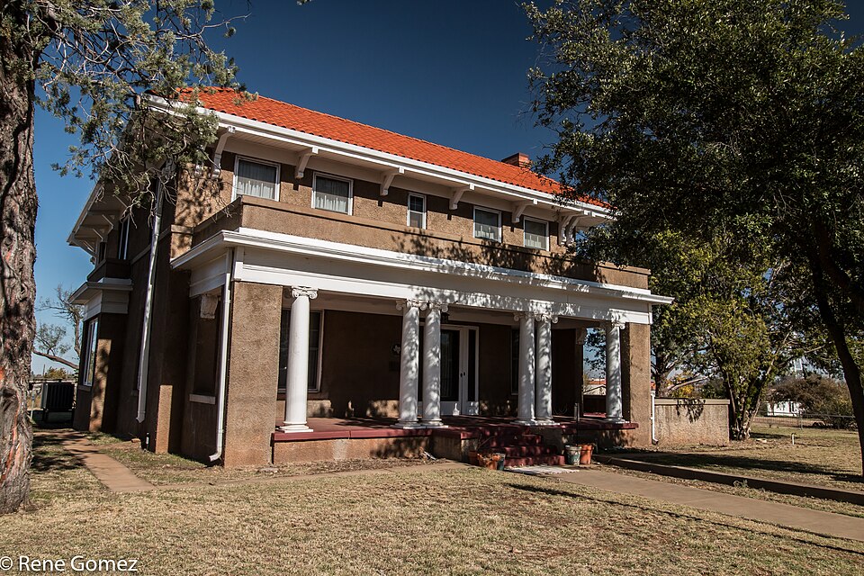 Photograph of Traweek House