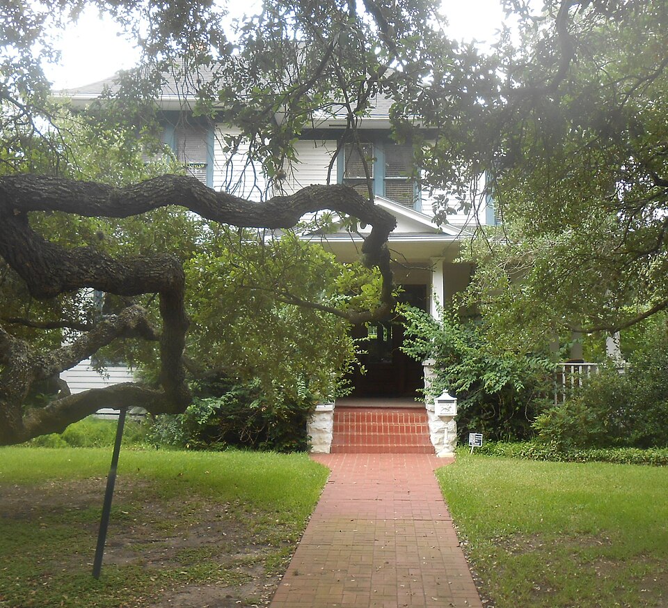 Photograph of House at 402 W. Colorado