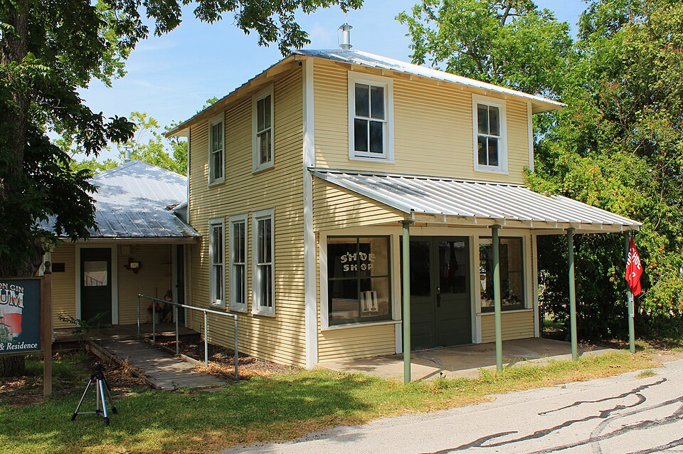 Photograph of Wehring Shoe Shop and Residence