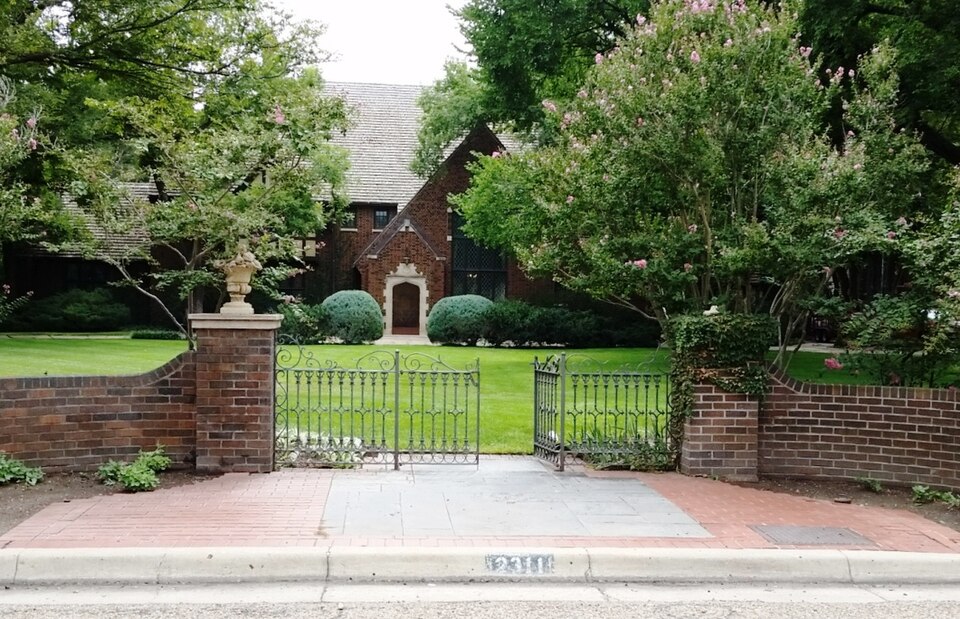Photograph of Myda Truscott and Miles G. Bivins House