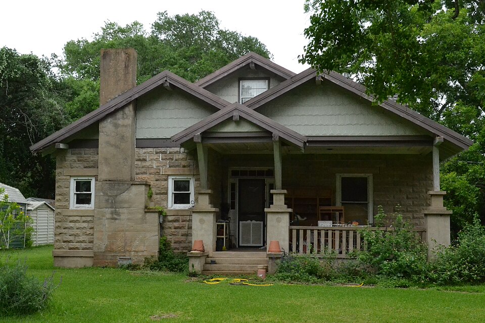 Photograph of House at 512 North Resident