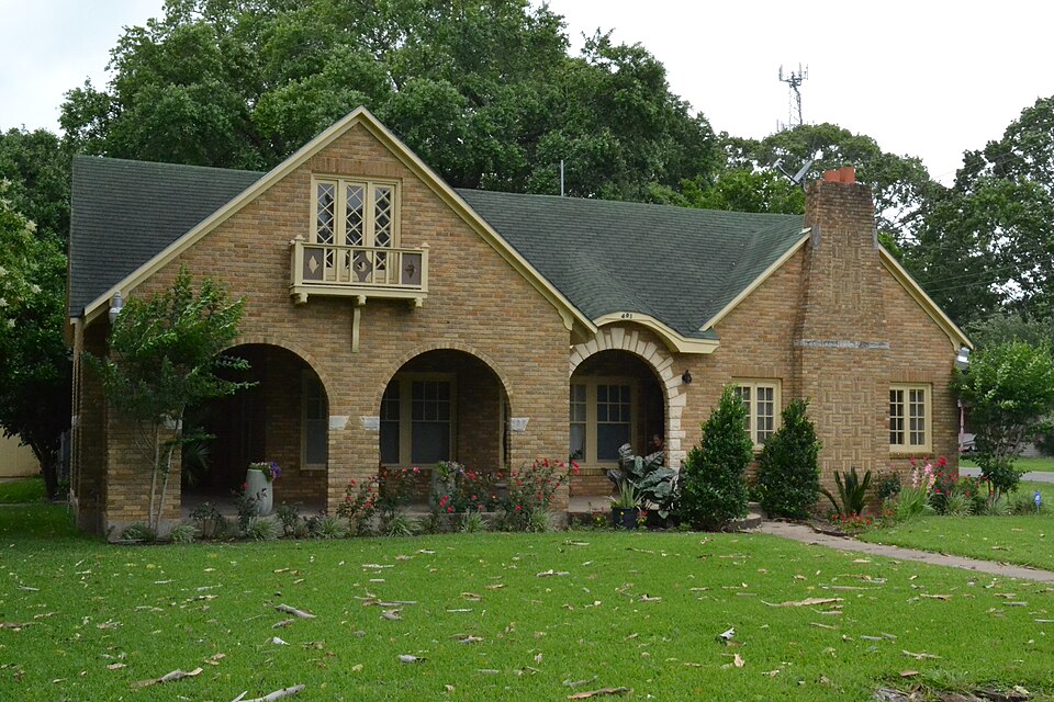 Photograph of House at 401 North Richmond