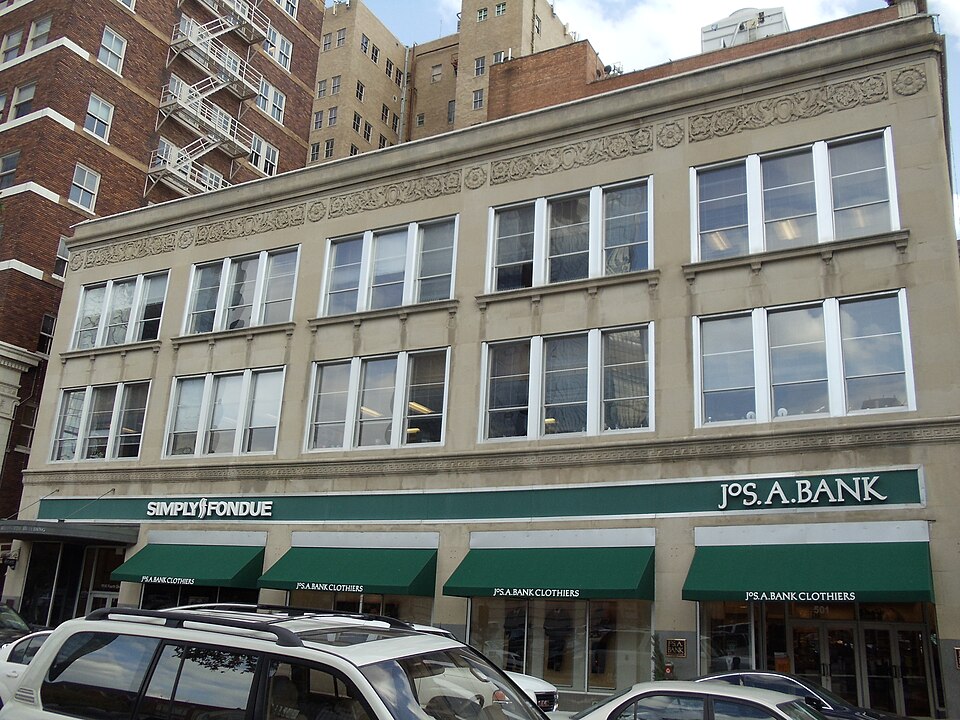 Photograph of F. W. Woolworth Building