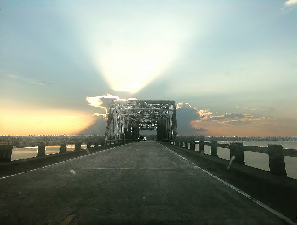 Photograph of US 190 Bridge at the Neches River