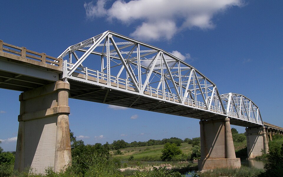 Photograph of State Highway 9 Bridge at the Llano River
