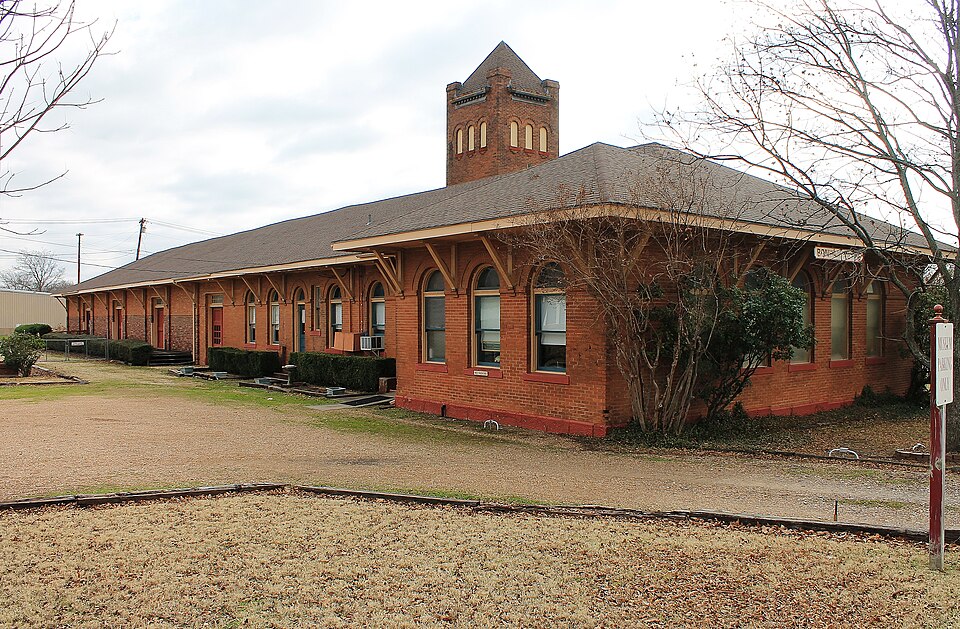 Photograph of Texas and Pacific Railroad Depot