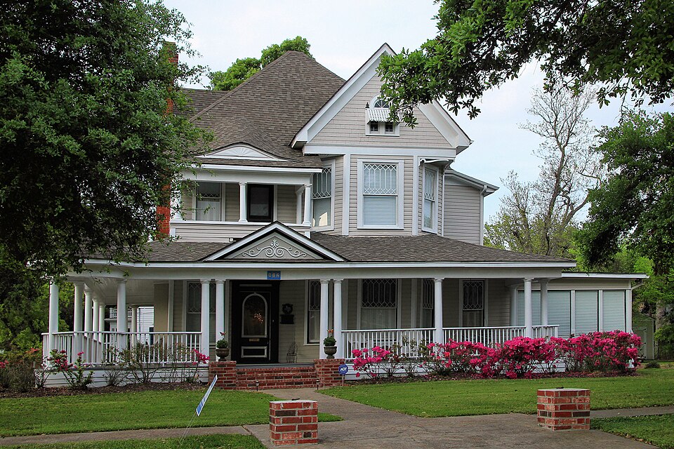 Photograph of Lucas, Joseph and Annie, House