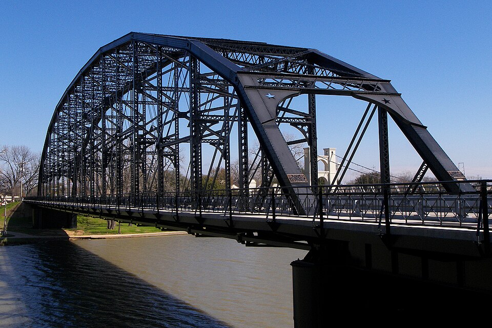 Photograph of Washington Avenue Bridge