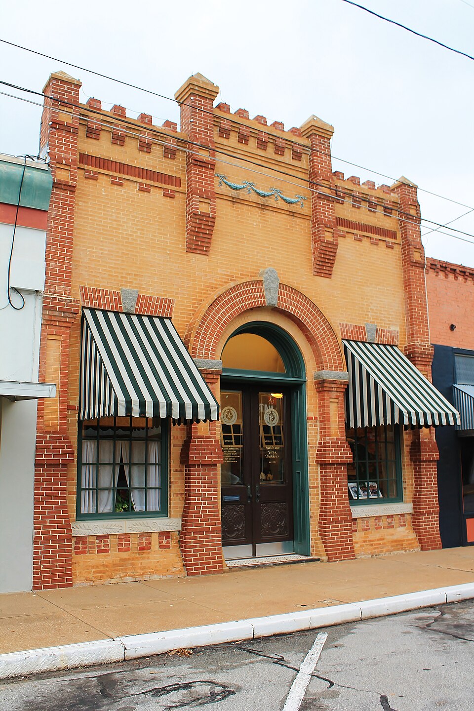 Photograph of Robinson Brothers Bank Building