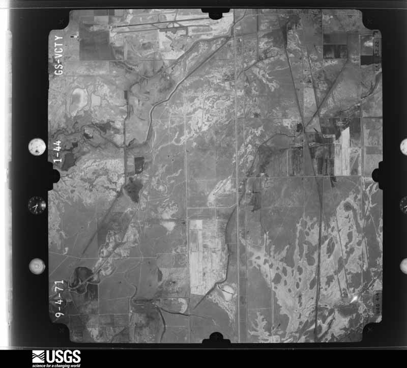 U.S. Geological Survey aerial photograph, 1971-10-07, scale 1:38000