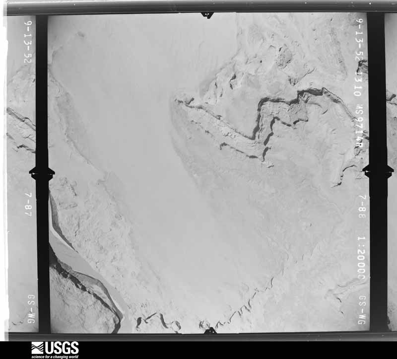 U.S. Geological Survey aerial photograph, 1952-09-13, scale 1:20000