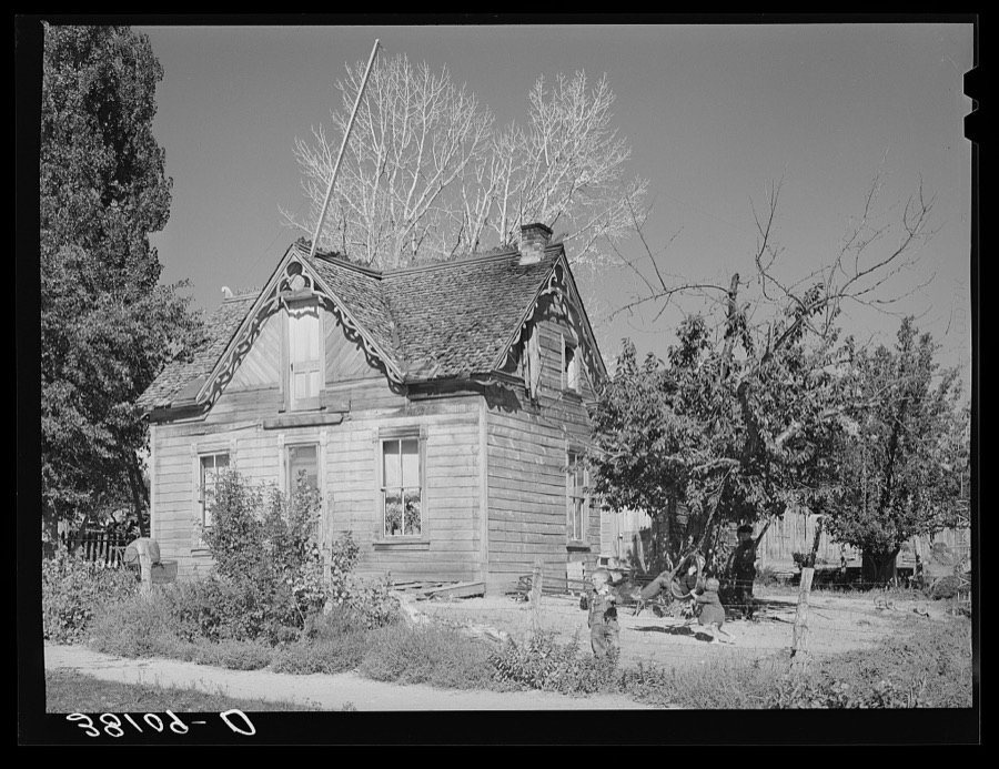 Old Mormon house at Tropic, Utah