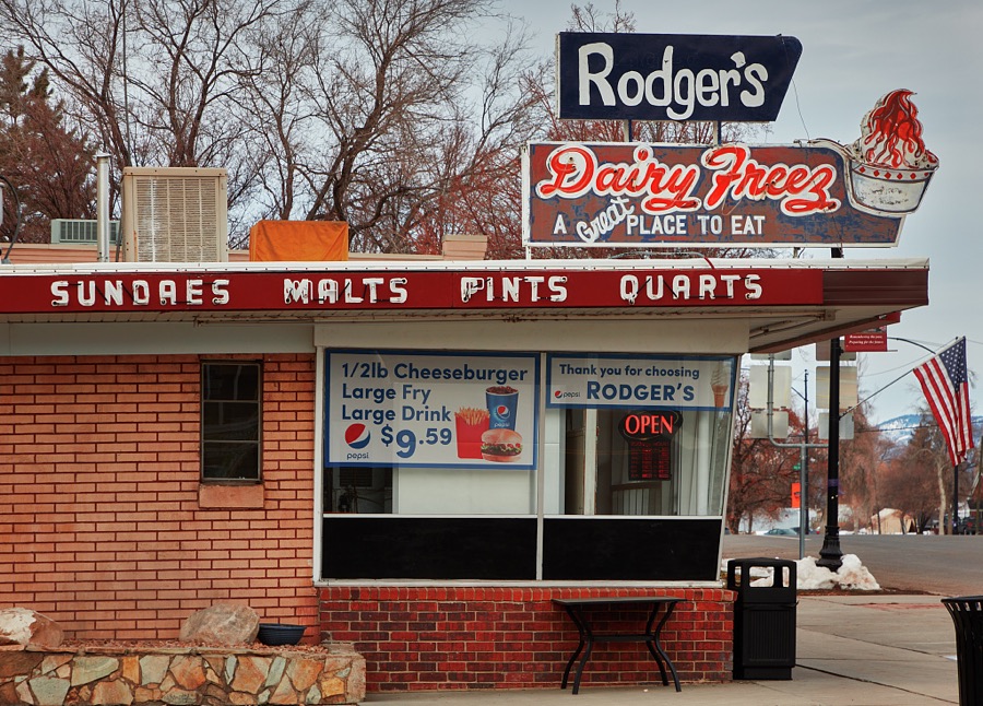 The Rodger's restaurant in the small central-Utah city (population c. 3,500) of Mt. Pleasant