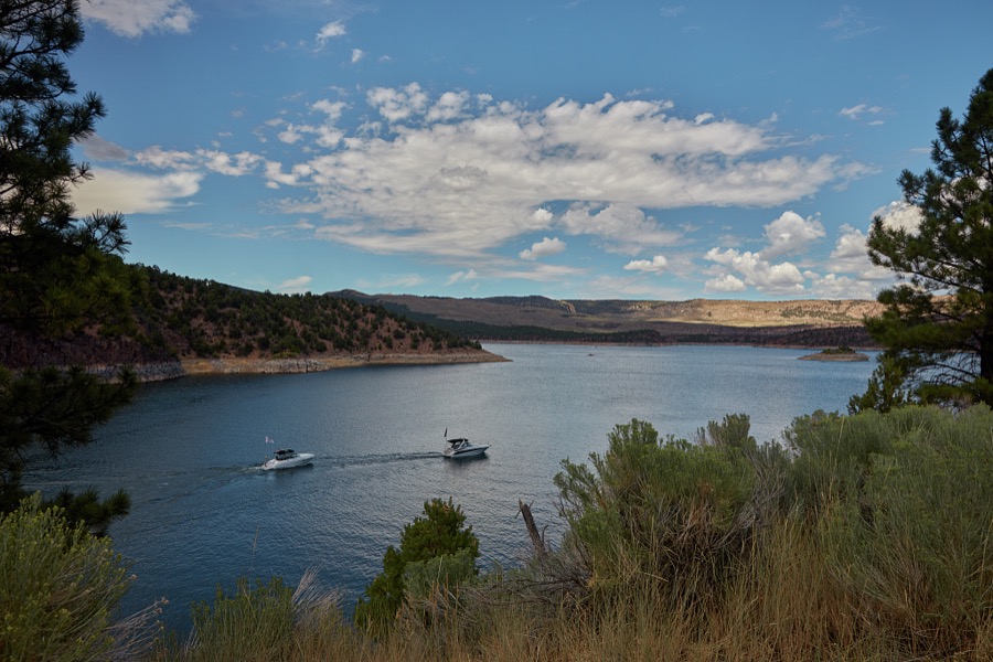 Boaters have scenic surroundings at the Flaming Gorge Reservoir, which impounds the water of the Green River in desolate Daggett County, the north easternmost county in the western state of Utah