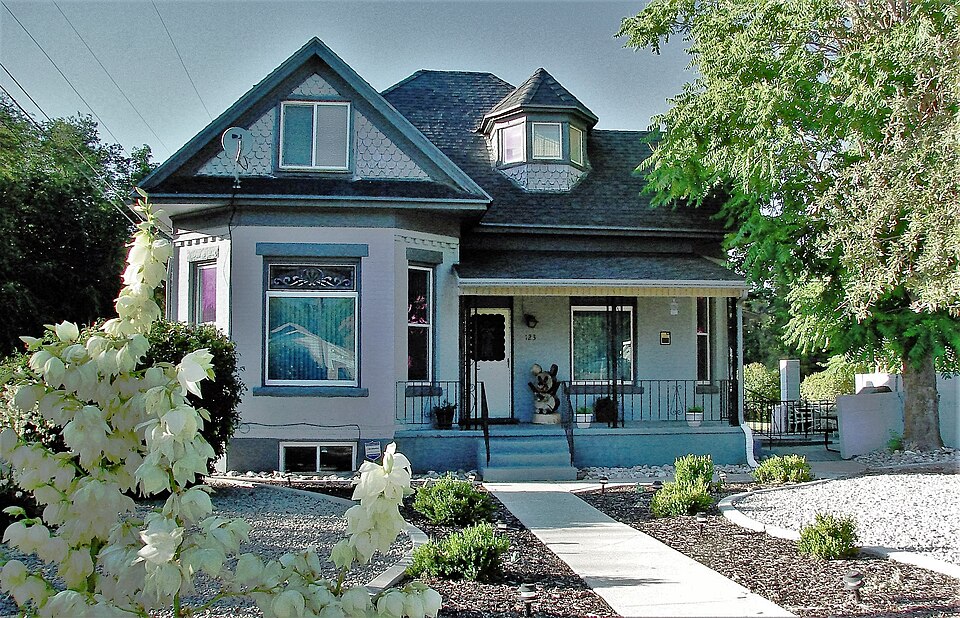 Photograph of Arthur and Ellen Cushing House