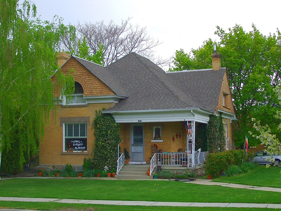 Photograph of William and Nettie Glover House