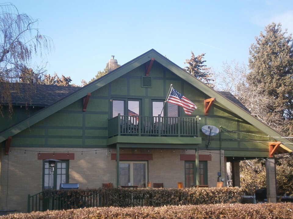 Photograph of Stewart-Hills House