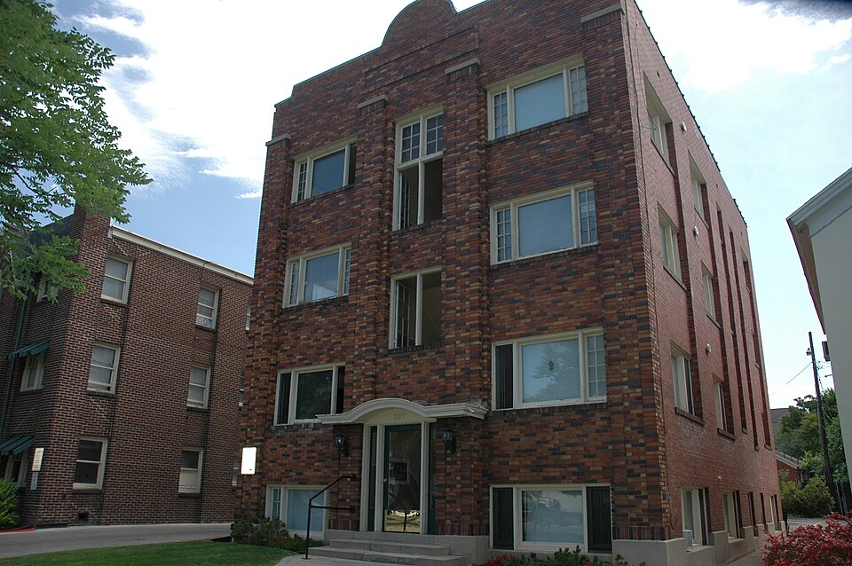 Photograph of Benworth-Chapman Apartments and Chapman Cottages