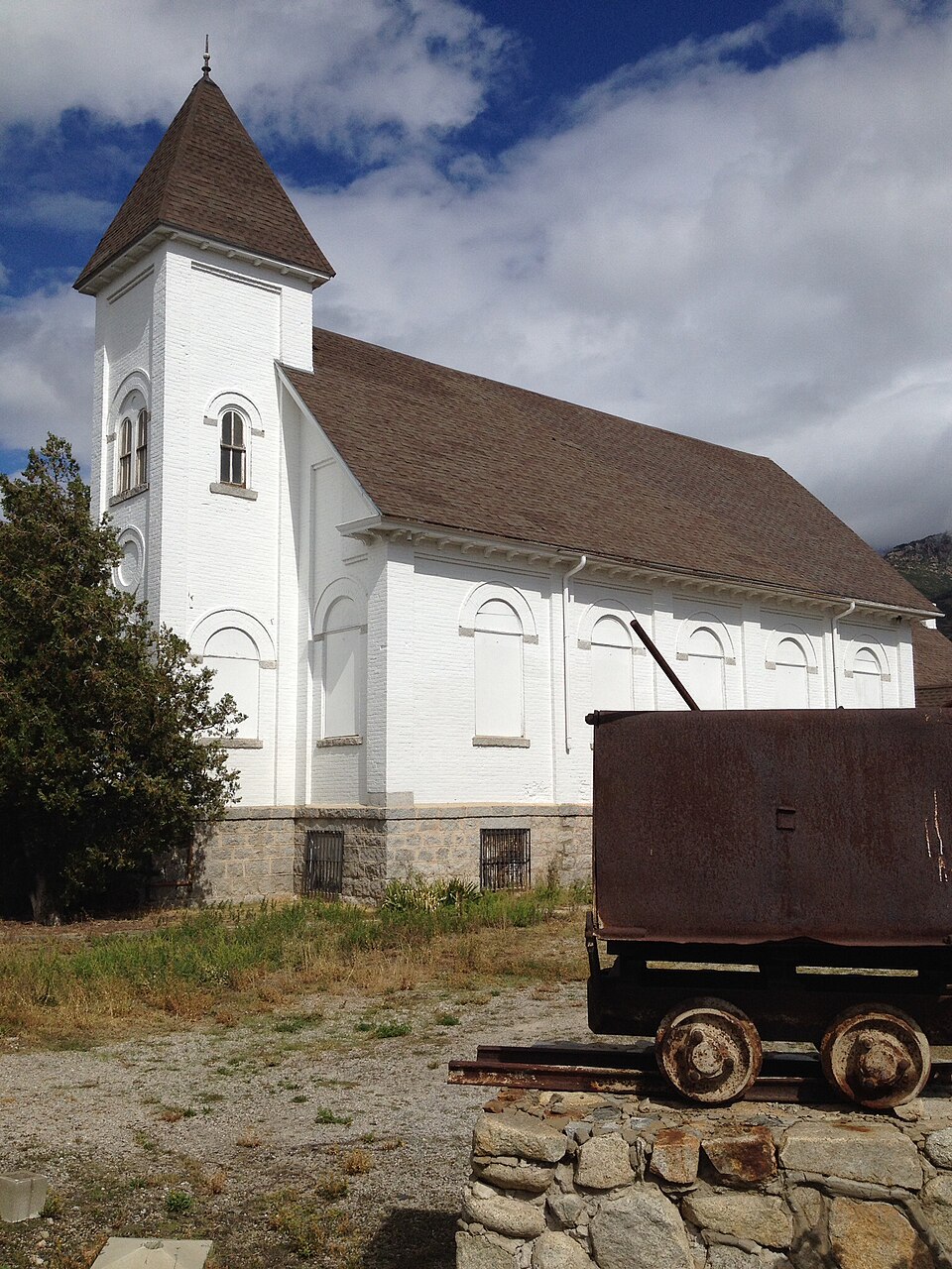 Photograph of Granite LDS Ward Chapel-Avard Fairbanks Studio