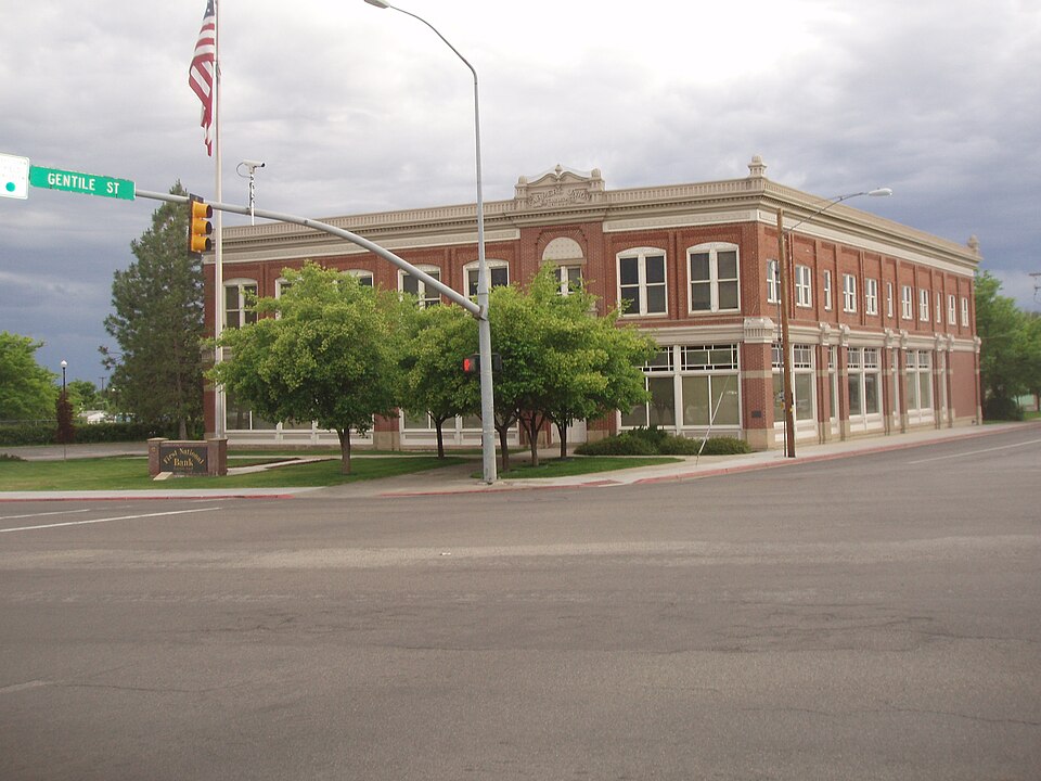 Photograph of First National Bank of Layton