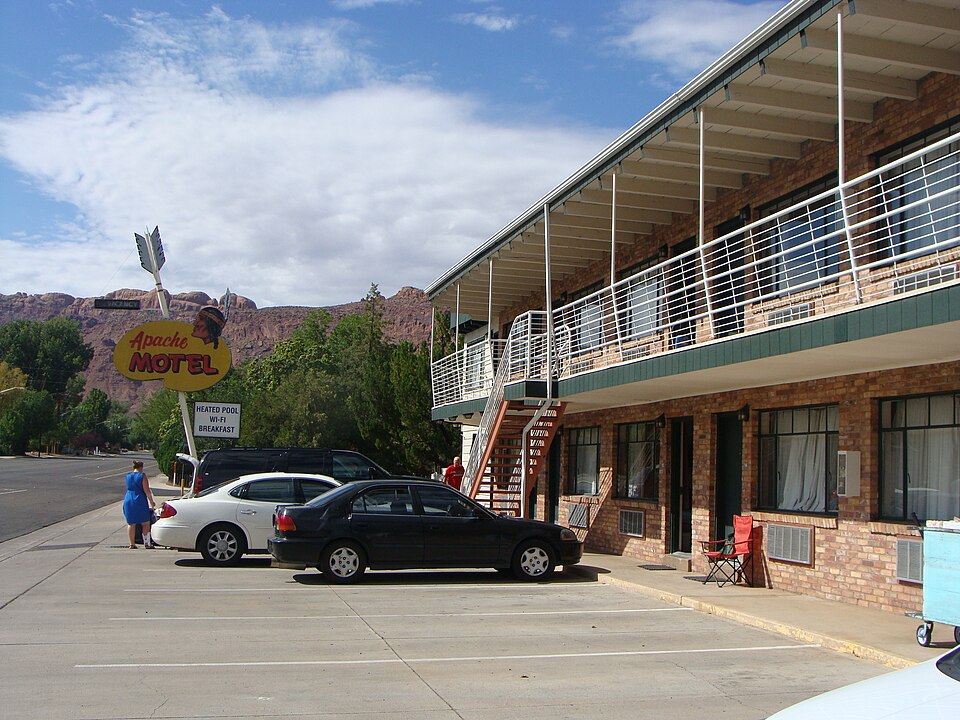 Photograph of Apache Motel