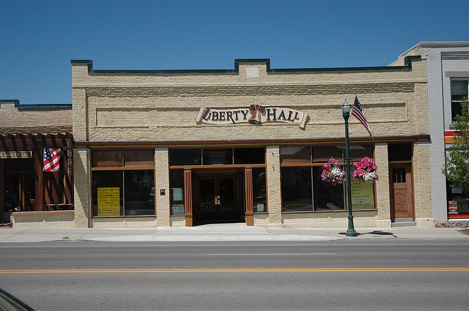 Photograph of Manti Motor Company Building