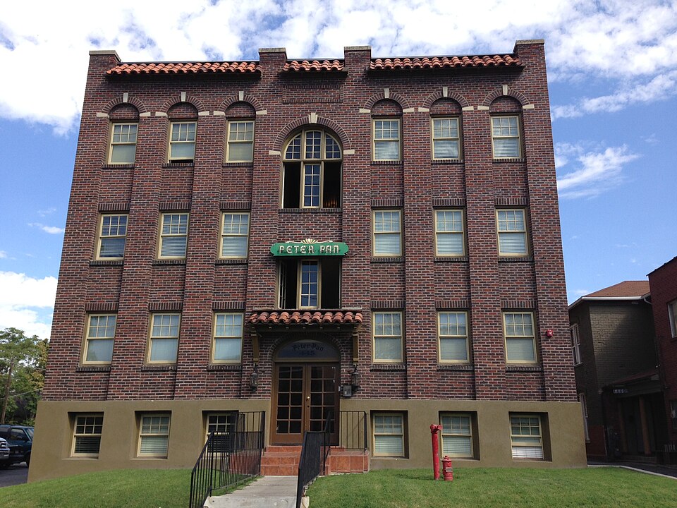 Photograph of Peter Pan Apartments