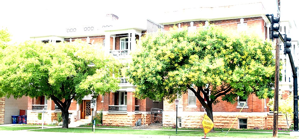 Photograph of Altadena Apartments