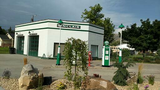 Photograph of River Heights Sinclair Station