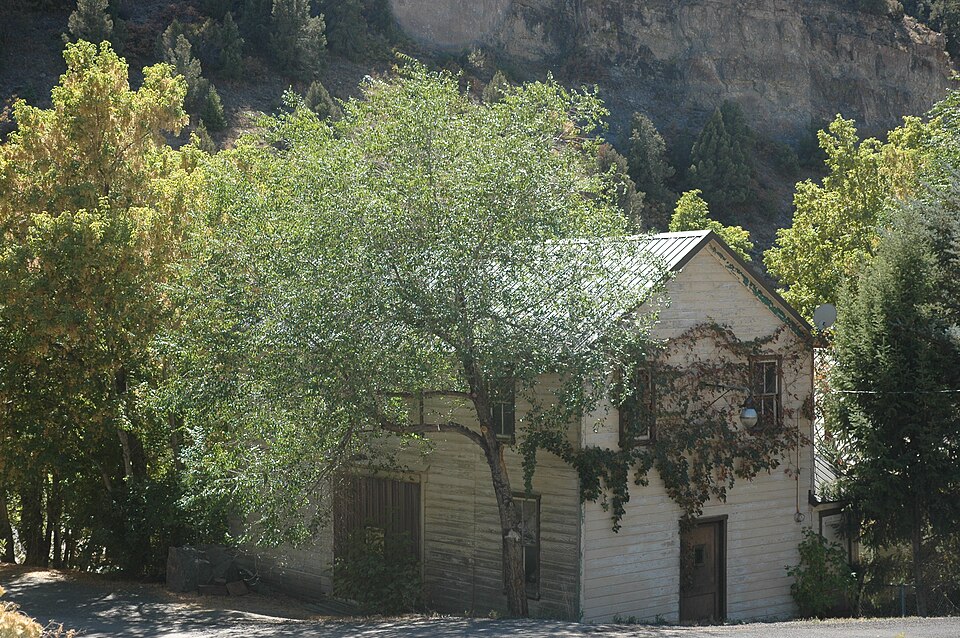 Photograph of Reddick Hotel-Ophir LDS Meetinghouse