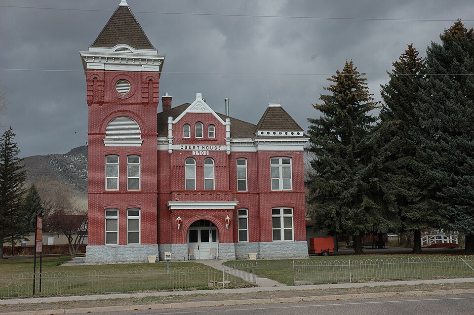 Photograph of Piute County Courthouse
