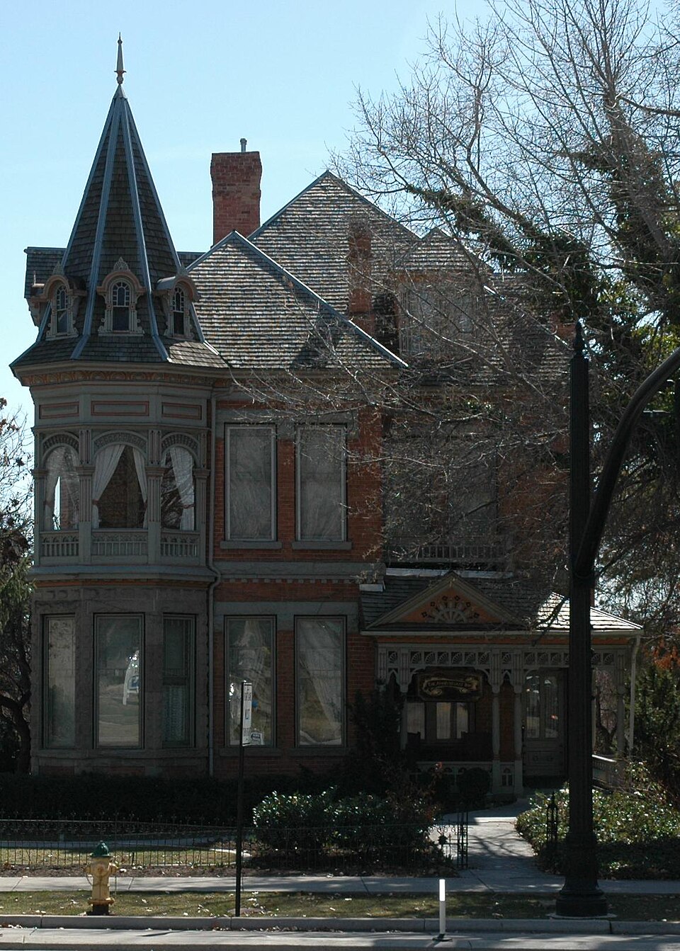 Photograph of Emanuel Kahn House