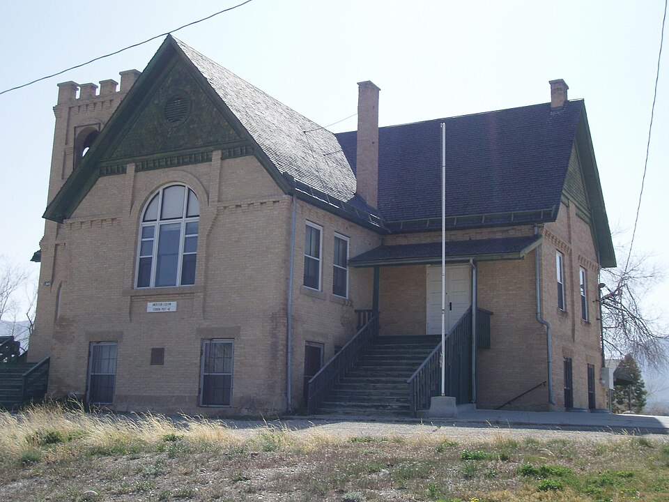 Photograph of Ferron Presbyterian Church and Cottage