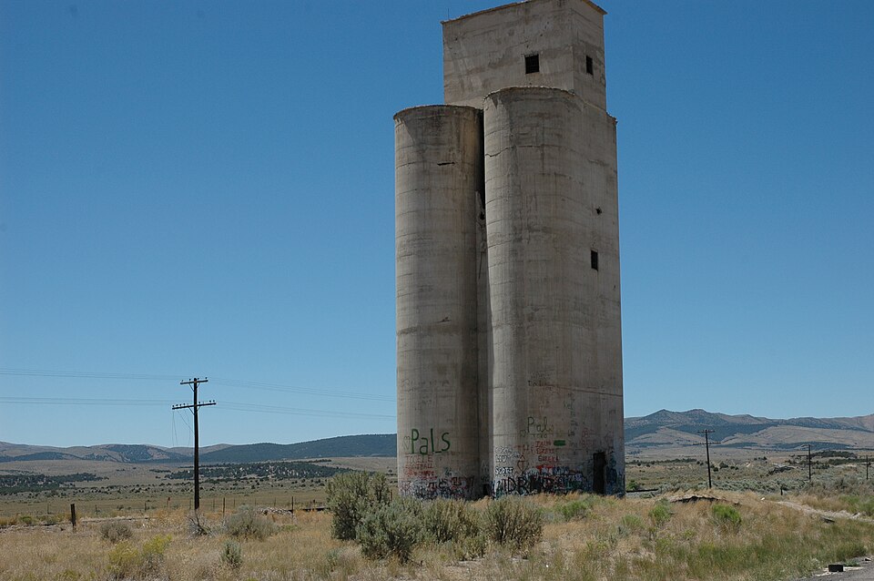 Photograph of Knight Grain Elevator