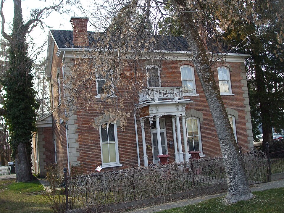 Photograph of John R. Barnes House