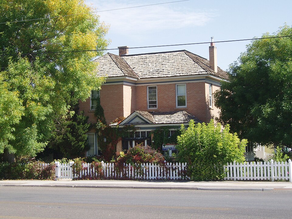 Photograph of Lewis Curry House