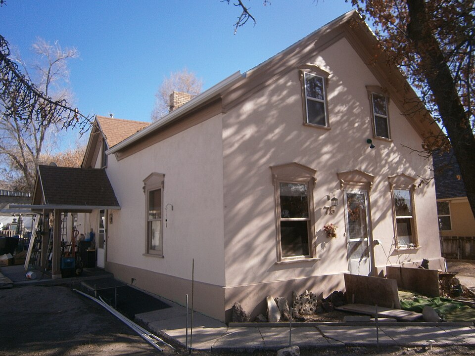 Photograph of Oluf Larsen House
