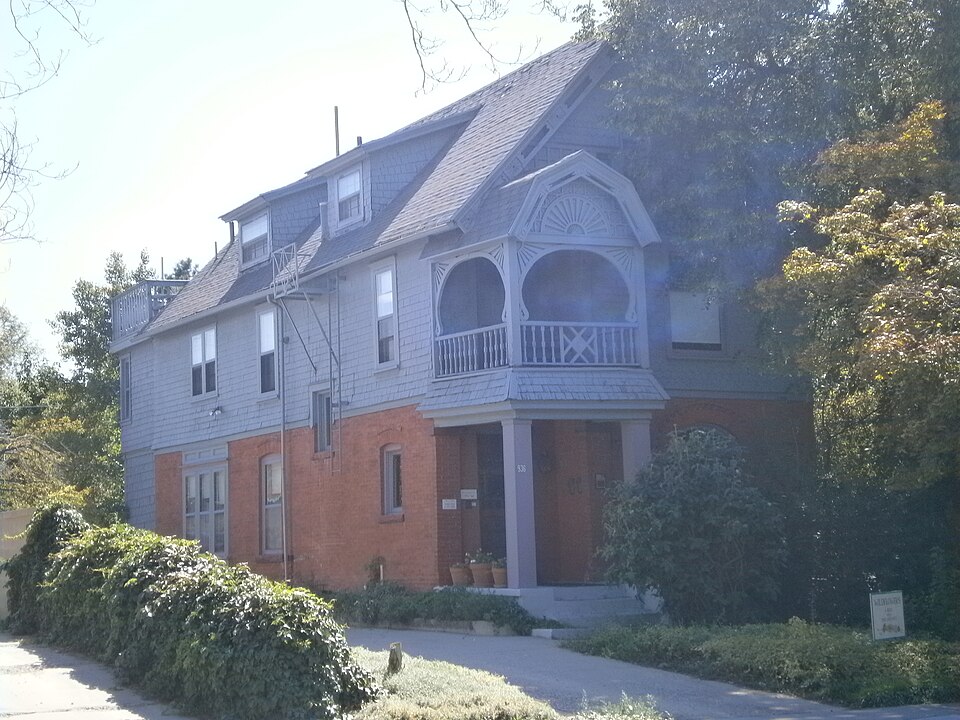 Photograph of Byron Cummings House