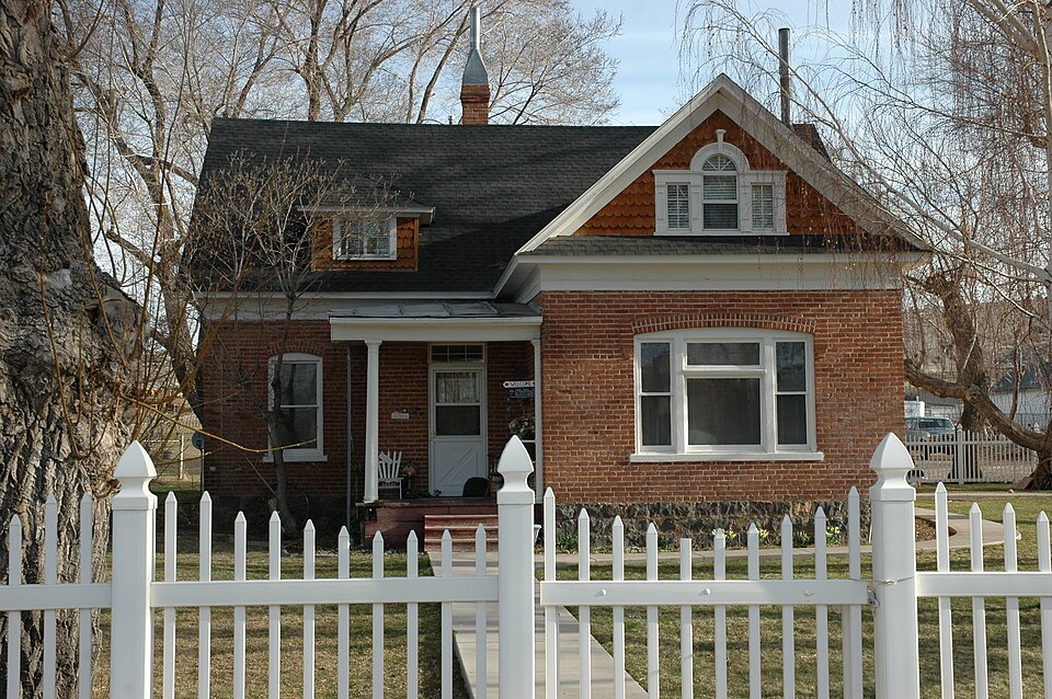 Photograph of Maggie Gillies White House