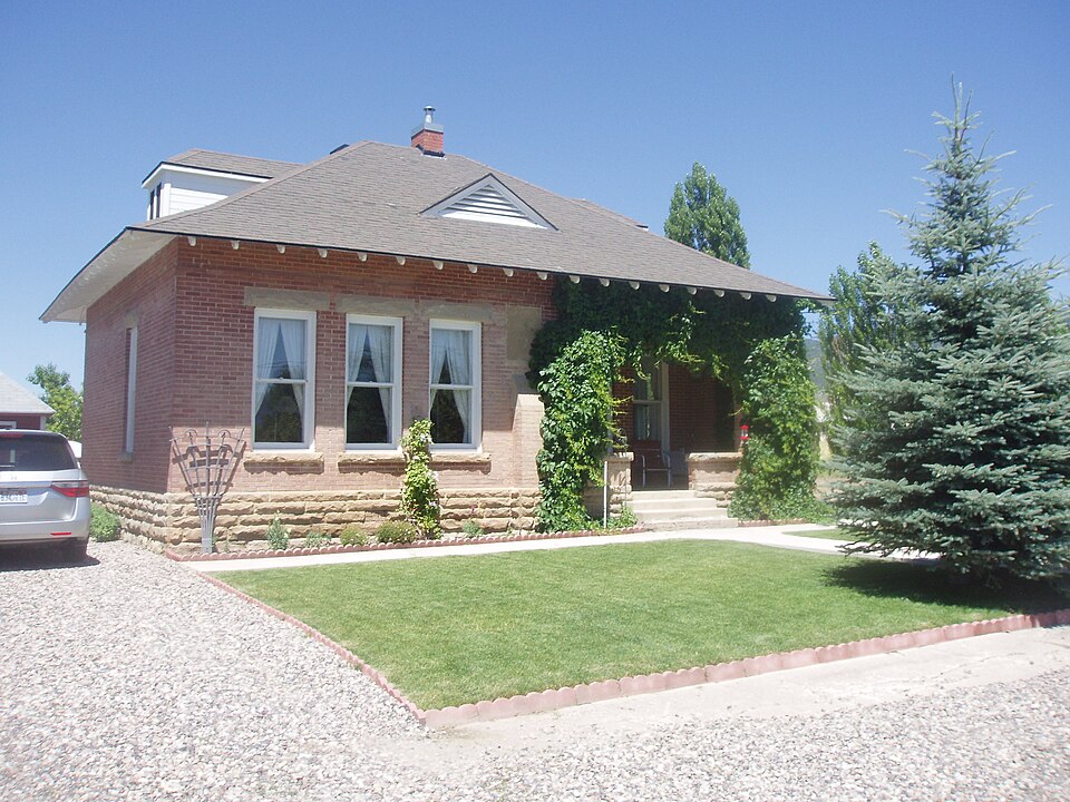 Photograph of Fairview Tithing Office/Bishop's Storehouse