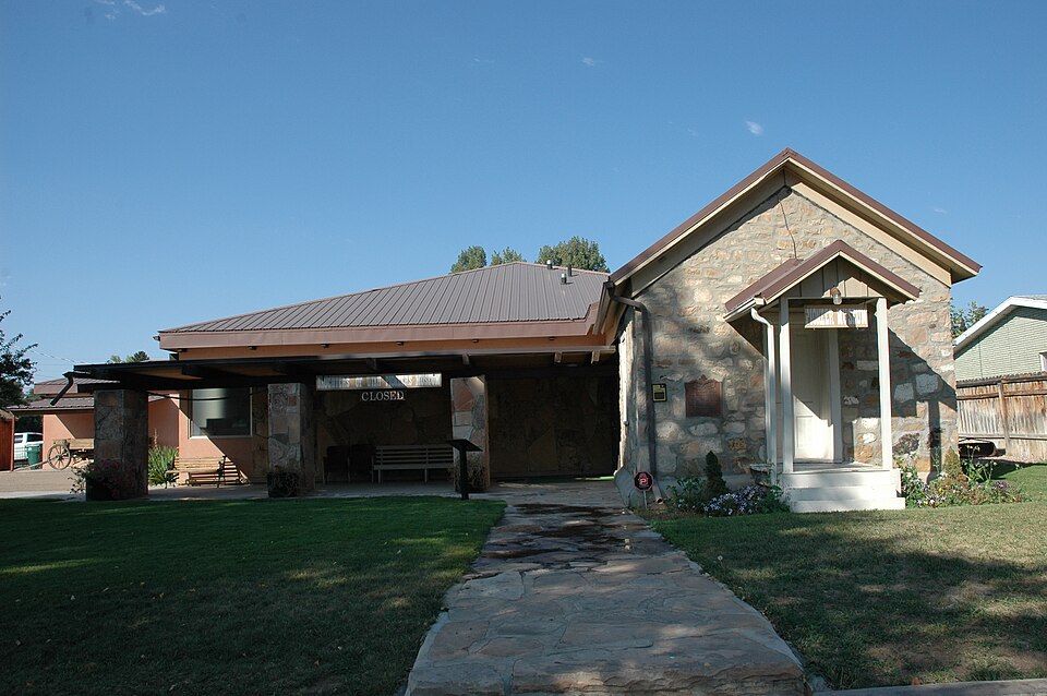 Photograph of Vernal Tithing Office