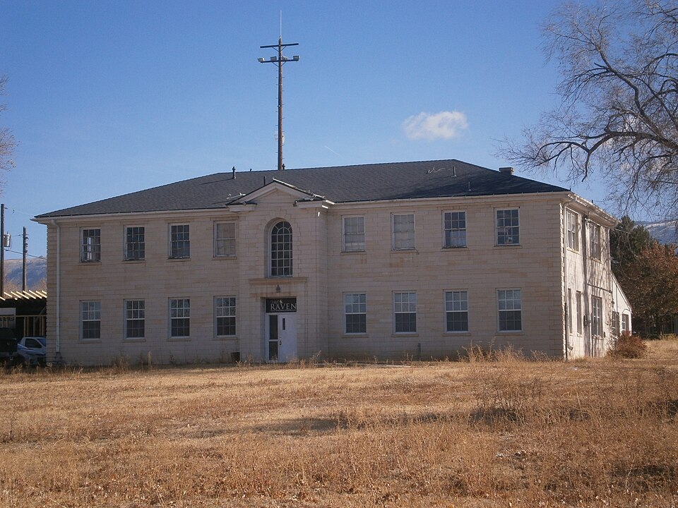 Photograph of Mount Pleasant High School Mechanical Arts Building