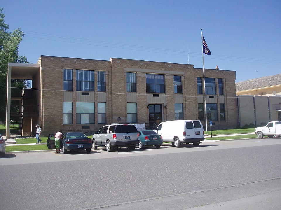 Photograph of Santaquin Junior High School