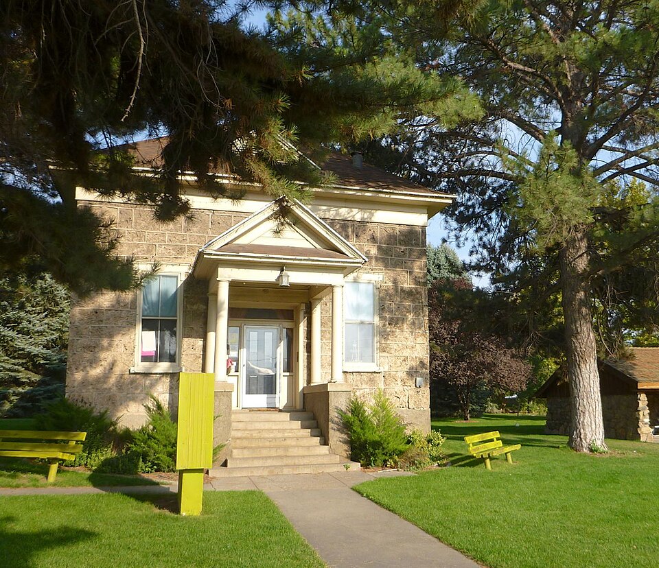 Photograph of Pleasant Grove Town Hall